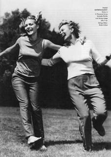 Michelle Pfeiffer feet photo thumbnail