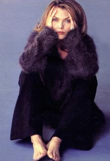 Michelle Pfeiffer feet photo thumbnail