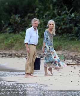 Michelle Pfeiffer feet photo thumbnail
