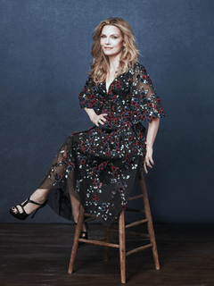 Michelle Pfeiffer feet photo thumbnail