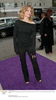 Michelle Pfeiffer feet photo thumbnail