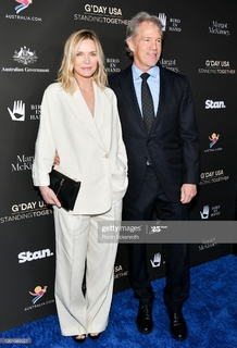 Michelle Pfeiffer feet photo thumbnail
