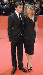 Michelle Pfeiffer feet photo thumbnail
