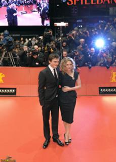 Michelle Pfeiffer feet photo thumbnail