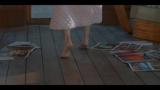 Michelle Pfeiffer feet photo thumbnail