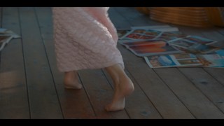 Michelle Pfeiffer feet photo thumbnail