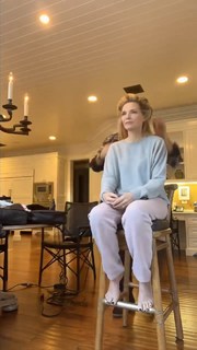 Michelle Pfeiffer feet photo thumbnail