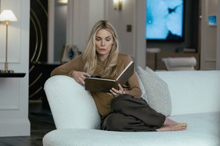 Michelle Pfeiffer feet photo 1