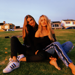 Michelle Randolph feet photo thumbnail