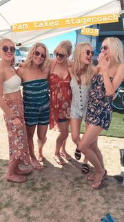 Michelle Randolph feet photo thumbnail