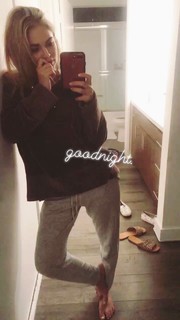 Michelle Randolph feet photo thumbnail
