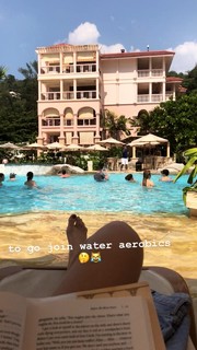 Michelle Randolph feet photo thumbnail