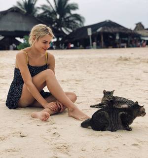 Michelle Randolph feet photo thumbnail