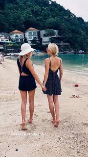 Michelle Randolph feet photo thumbnail