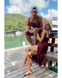 Michelle Randolph feet photo thumbnail