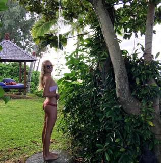 Michelle Randolph feet photo thumbnail