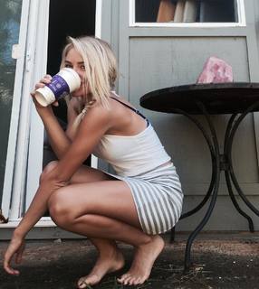 Michelle Randolph feet photo thumbnail