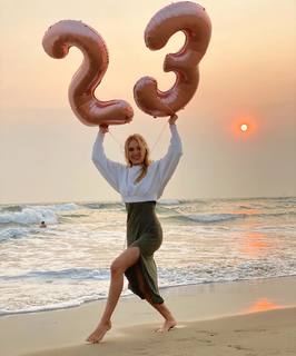 Michelle Randolph feet photo thumbnail