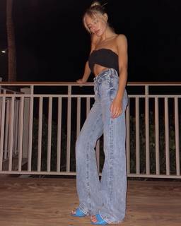 Michelle Randolph feet photo thumbnail