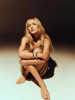 Michelle Randolph feet photo thumbnail