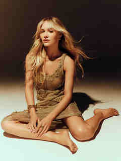 Michelle Randolph feet photo thumbnail