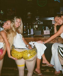 Michelle Randolph feet photo thumbnail