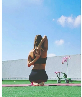Michelle Renaud feet photo thumbnail