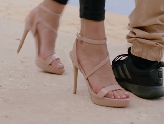 Michelle Renaud feet photo thumbnail