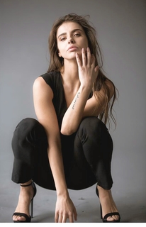 Michelle Renaud feet photo thumbnail