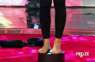 Michelle Renaud feet photo thumbnail