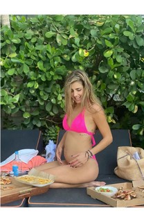 Michelle Renaud feet photo thumbnail