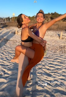 Michelle Renaud feet photo thumbnail