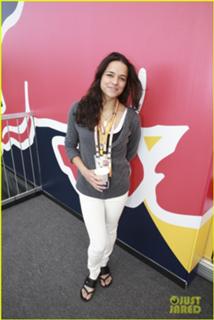 Michelle Rodriguez feet photo thumbnail