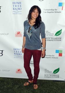 Michelle Rodriguez feet photo thumbnail