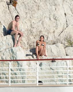 Michelle Rodriguez feet photo thumbnail