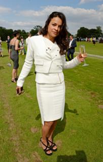 Michelle Rodriguez feet photo thumbnail