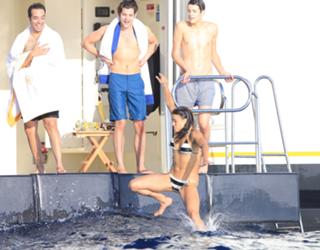 Michelle Rodriguez feet photo thumbnail