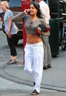 Michelle Rodriguez feet photo thumbnail