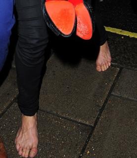 Michelle Rodriguez feet photo thumbnail