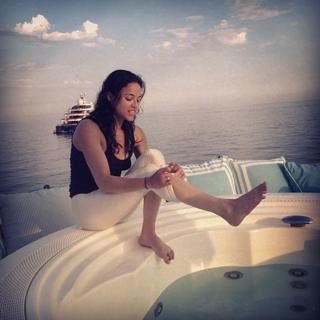 Michelle Rodriguez feet photo thumbnail