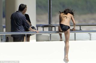 Michelle Rodriguez feet photo thumbnail