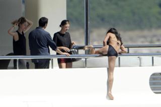 Michelle Rodriguez feet photo thumbnail