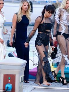 Michelle Rodriguez feet photo thumbnail
