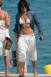 Michelle Rodriguez feet photo thumbnail