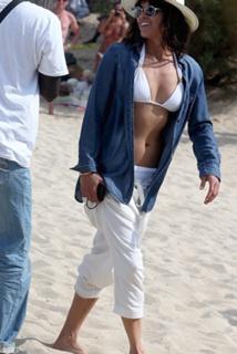 Michelle Rodriguez feet photo thumbnail