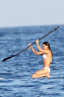 Michelle Rodriguez feet photo thumbnail
