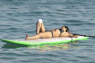 Michelle Rodriguez feet photo thumbnail