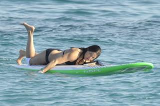 Michelle Rodriguez feet photo thumbnail