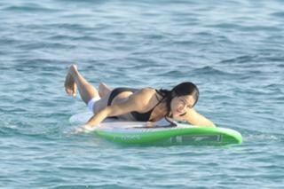 Michelle Rodriguez feet photo thumbnail