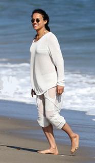 Michelle Rodriguez feet photo thumbnail